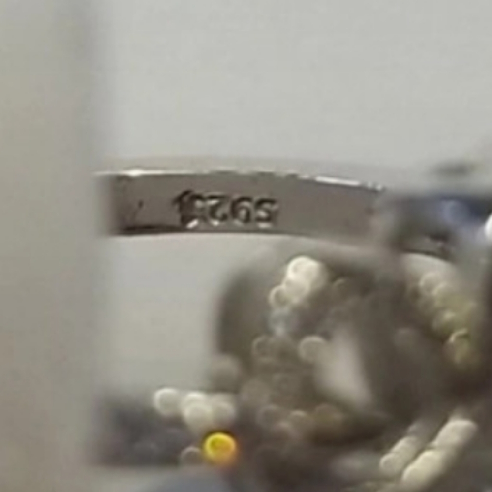Beautiful ring - Picture 4 of 5